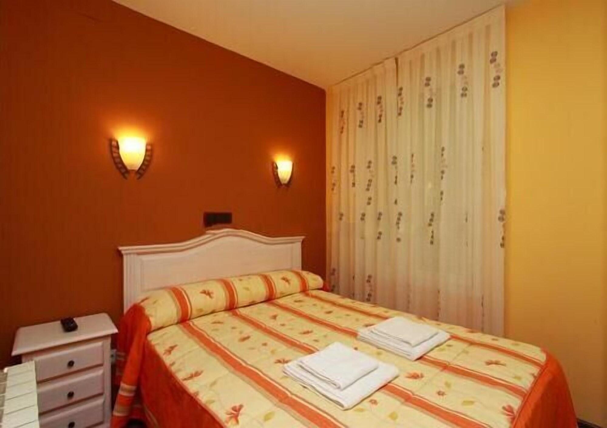 Hostal Regio Madrid Exterior photo