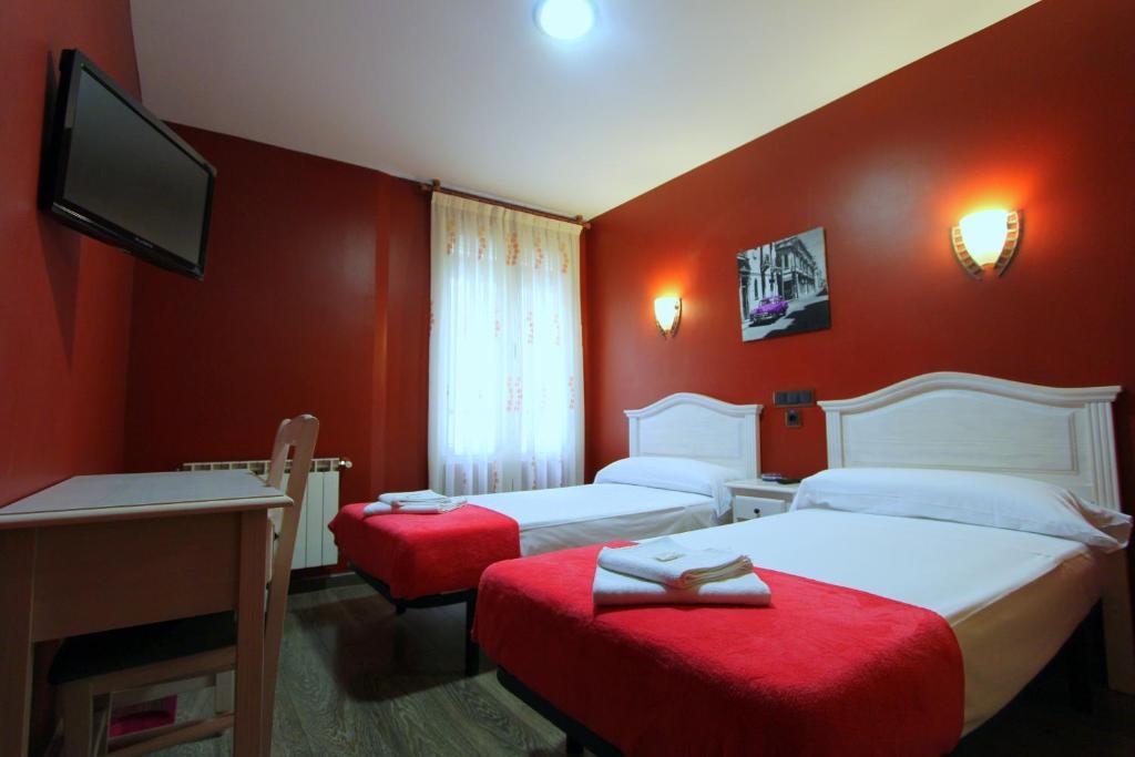 Hostal Regio Madrid Room photo