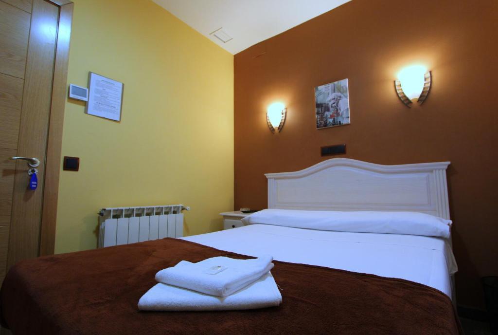 Hostal Regio Madrid Room photo