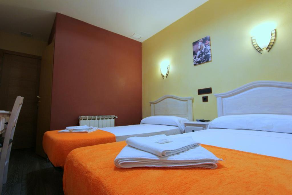 Hostal Regio Madrid Room photo