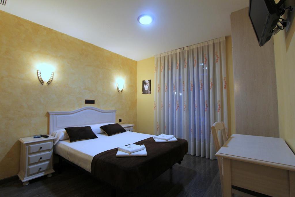 Hostal Regio Madrid Room photo