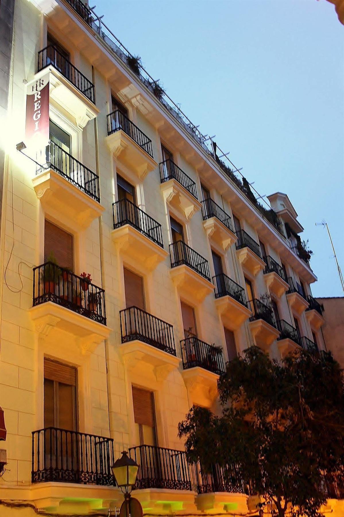 Hostal Regio Madrid Exterior photo