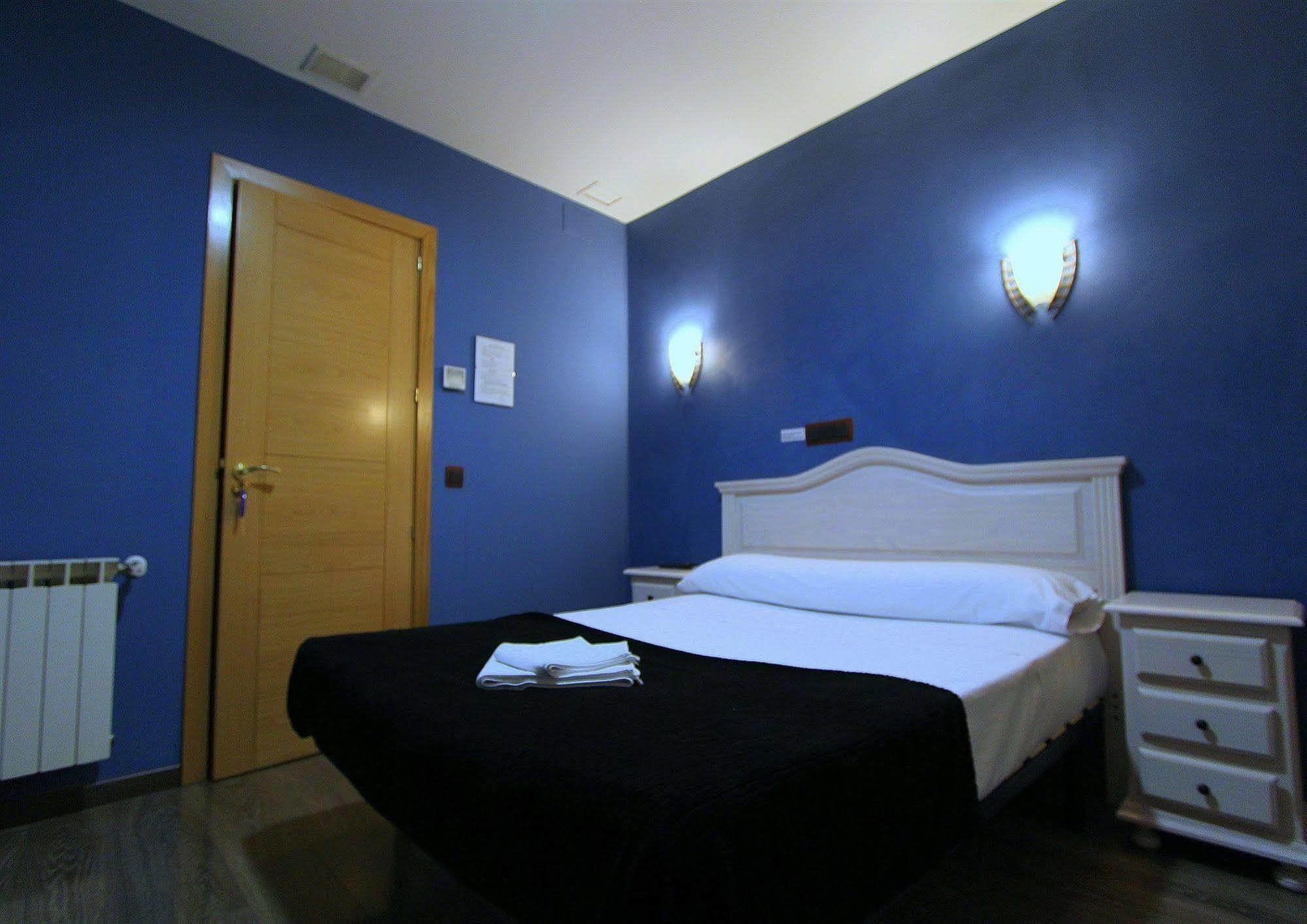 Hostal Regio Madrid Exterior photo